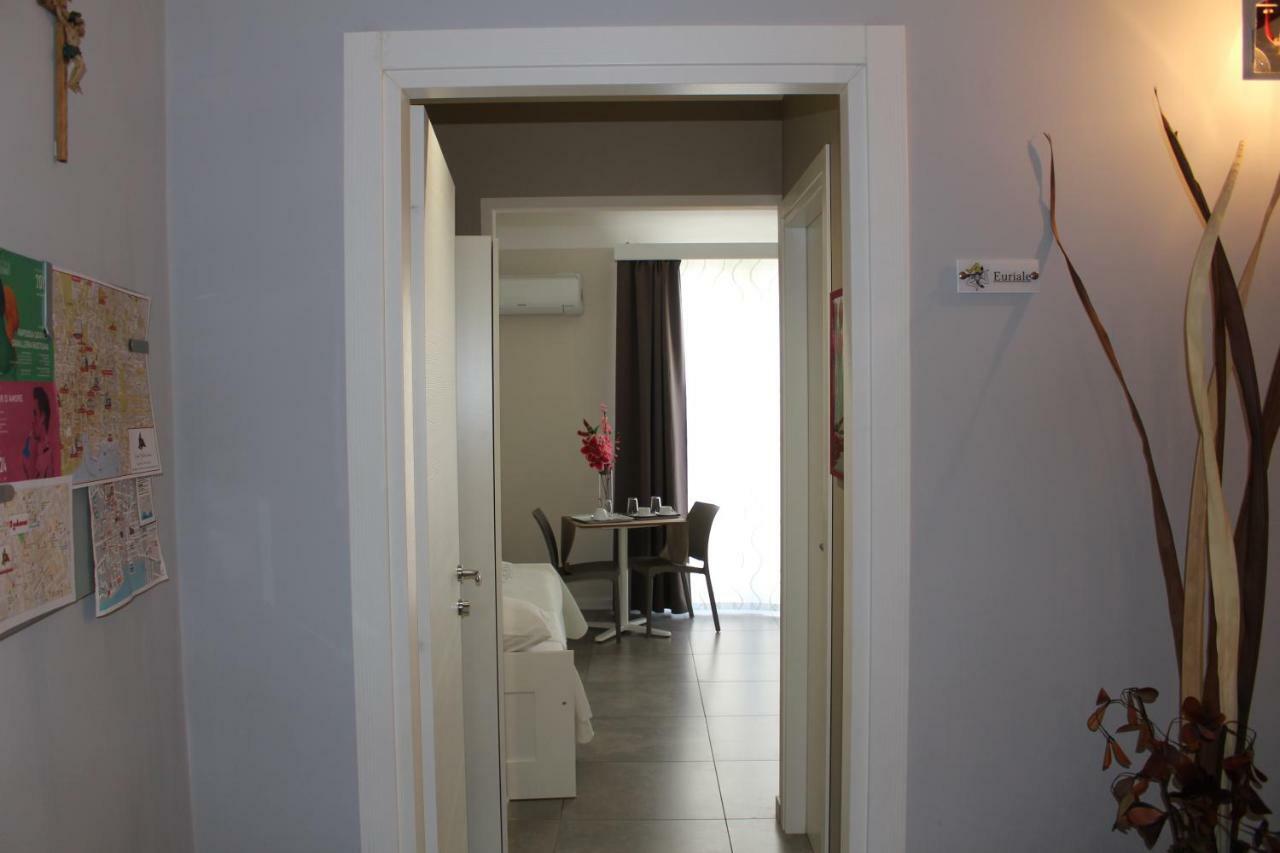 Triscele Glamour Rooms Palermo Exterior foto